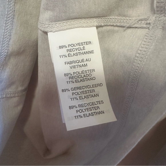 Vuori Halo Essential Half Zip Salt Heather Size Medium - Picture 7 of 9